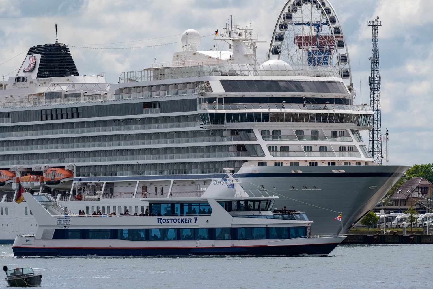 The "Viking Jupiter" cruise ship 
