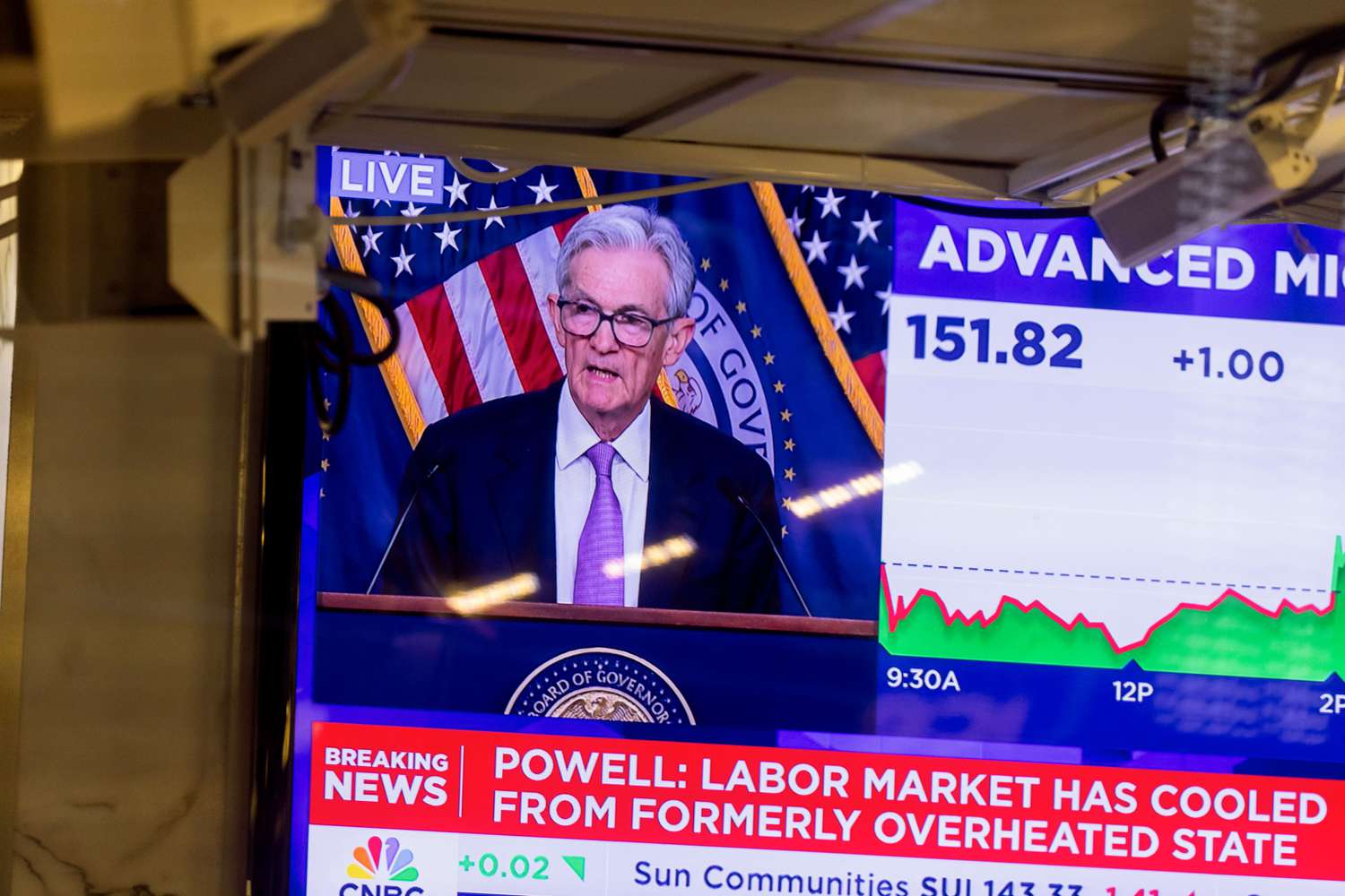 A television station broadcasts Jerome Powell, chairman of the US Federal Reserve, speaking after a Federal Open Market Committee (FOMC) meeting on the floor of the New York Stock Exchange (NYSE).