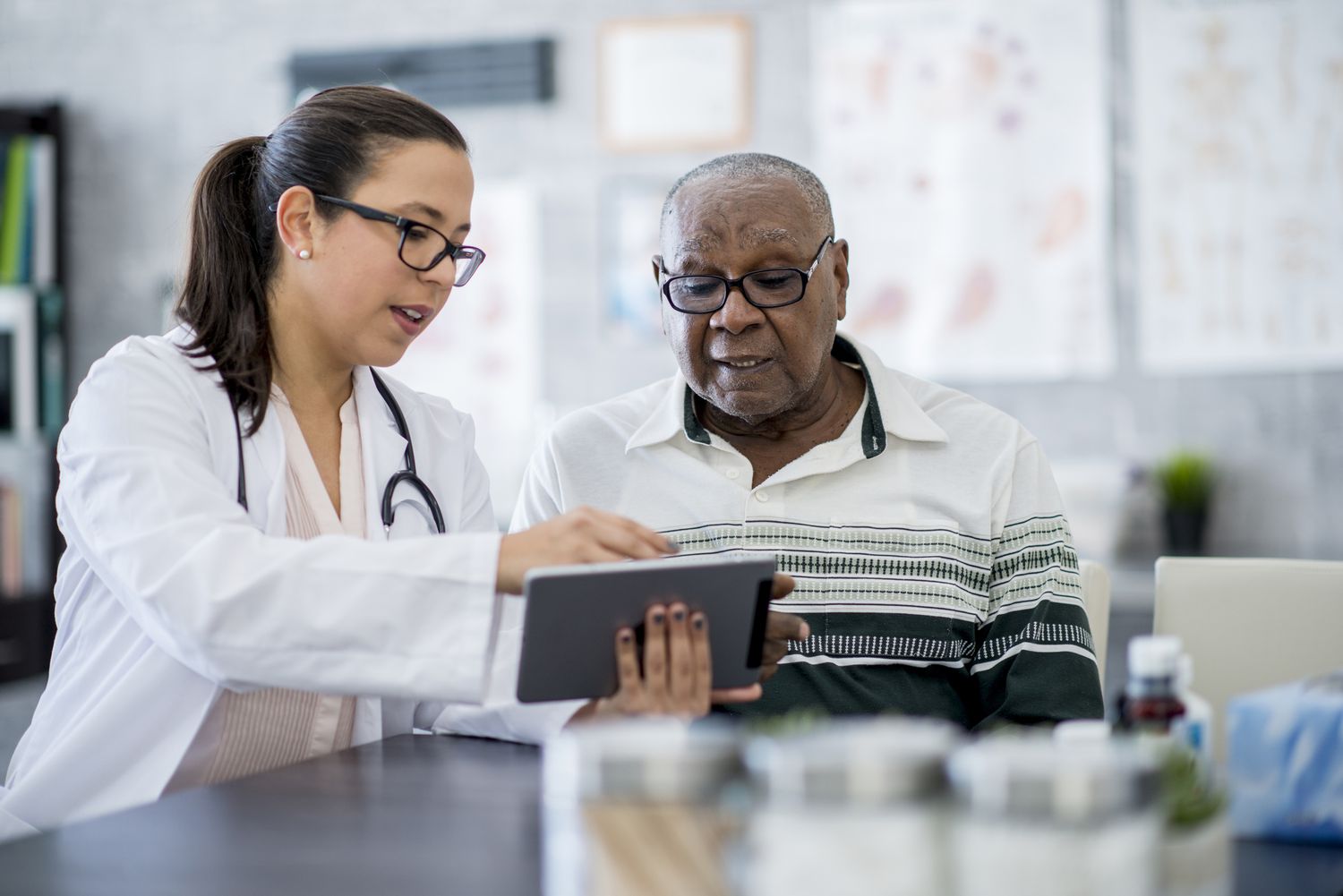 A senior patient visits a doctor.