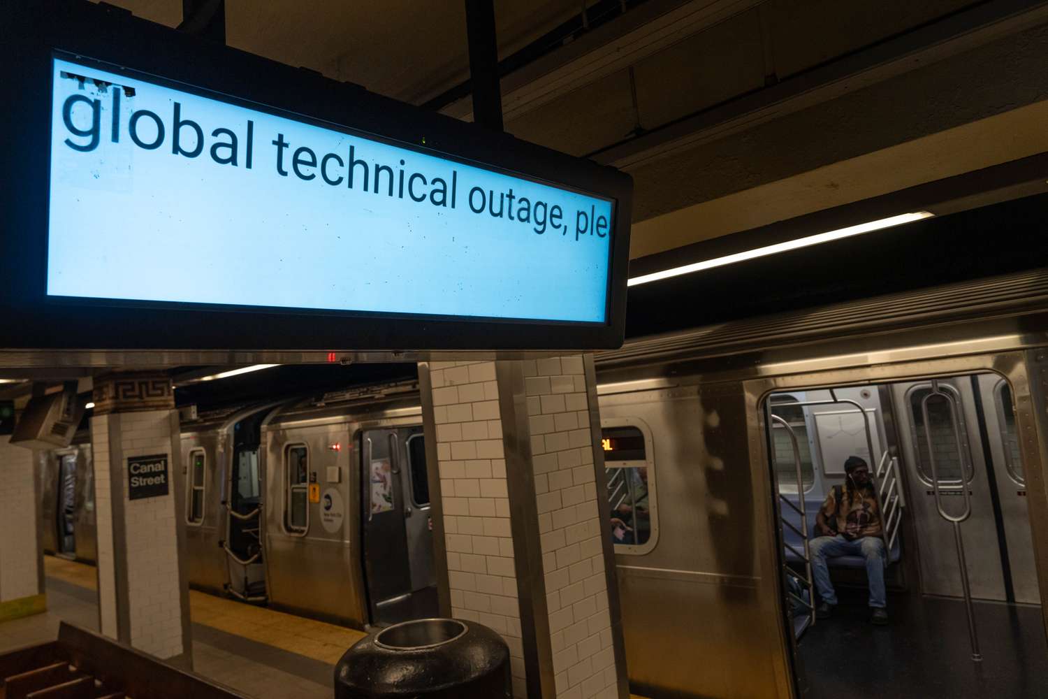 global technical outage sign at Canal Street 