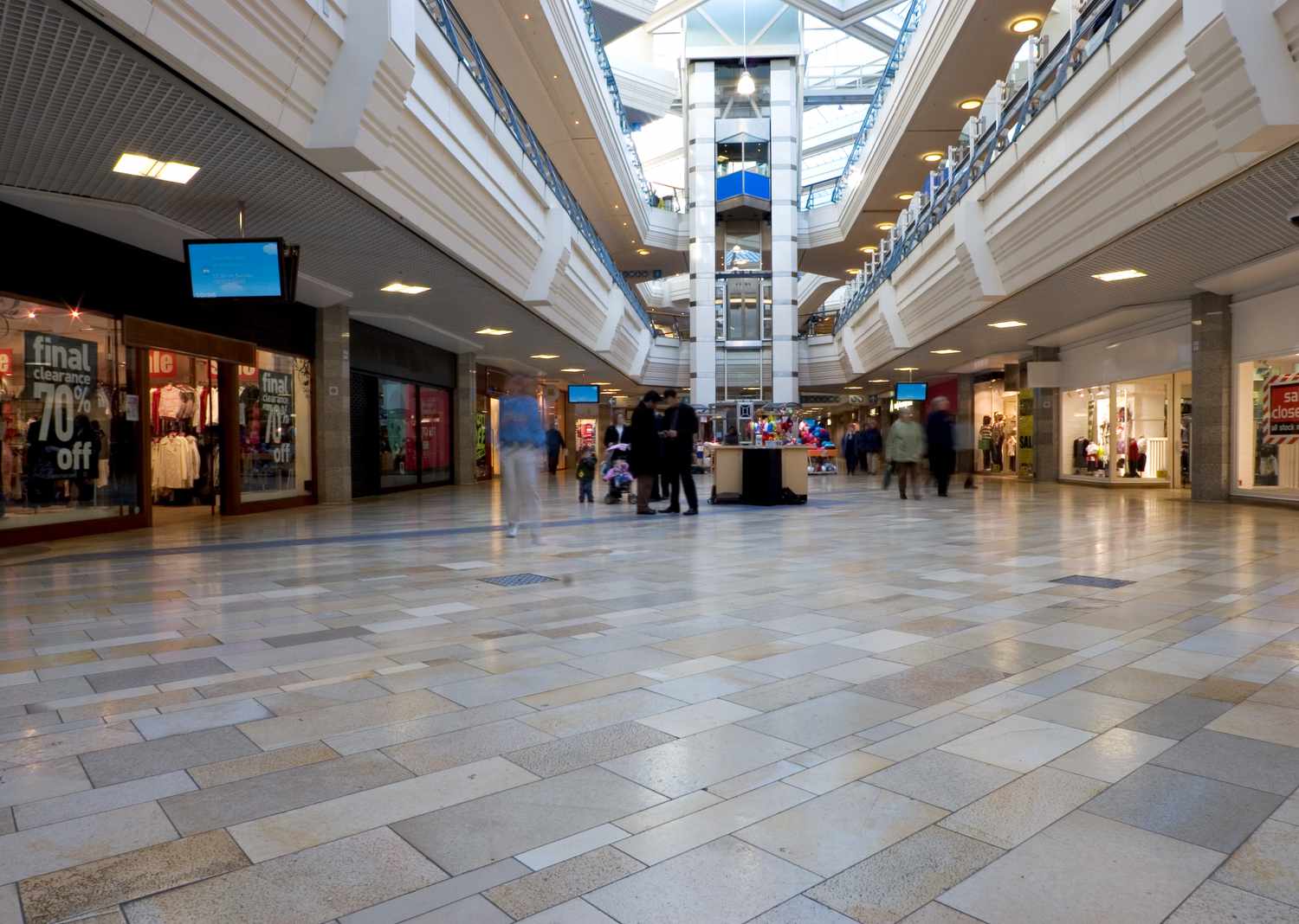 Mall with sales but there is little customers