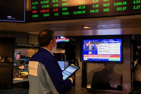 Trader on floor of NYSE
