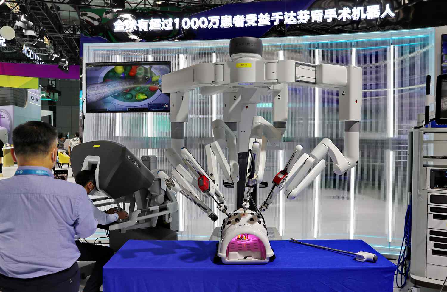 Intuitive Surgical's da Vinci surgical system on display at an expo in Shanghai, China. 