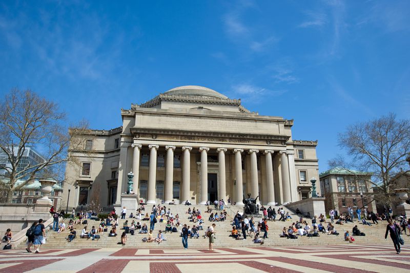 Students In Front Of The Library Of Columbia University, Manhattan, New York, Usa