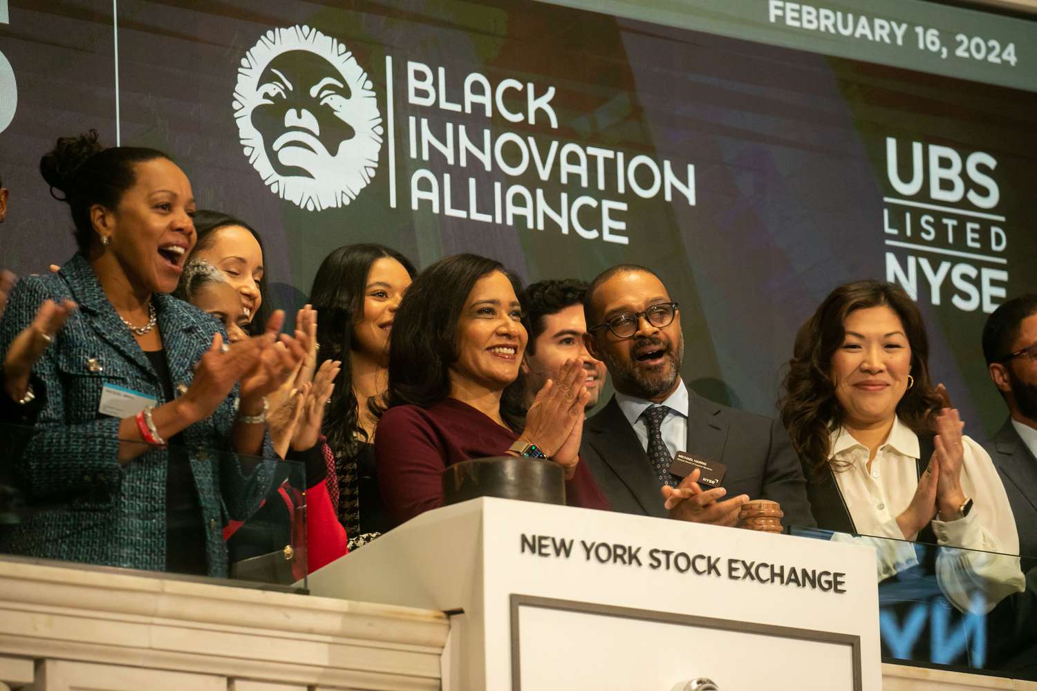 Investors ringing the opening bell at the NYSE