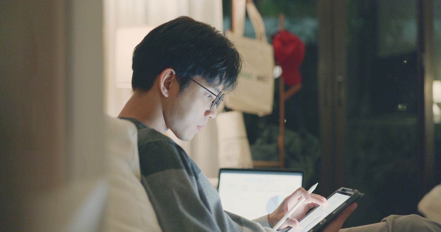 A technical stock trader analyzing swing highs in a group of securities.