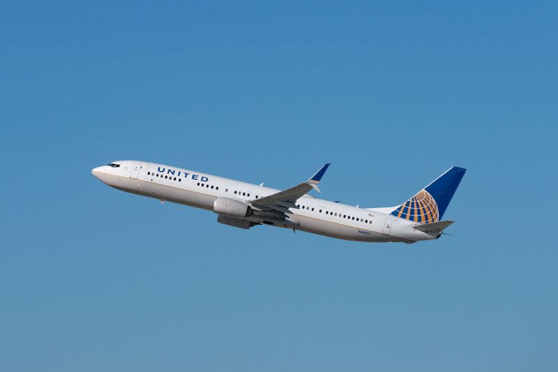 United Airlines plane