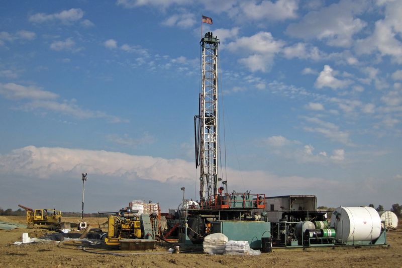 Drilling rig at Hendren Century Farms # 2 petroleum well (north of Johnstown, Ohio, USA) 1