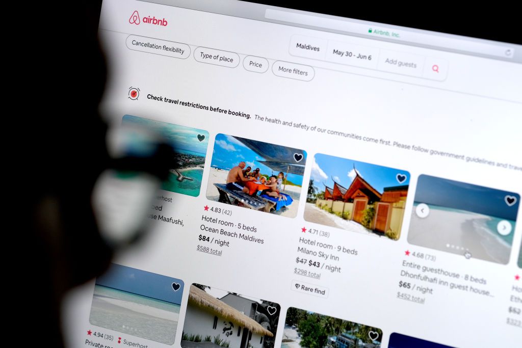 Browsing lodging on Airbnb
